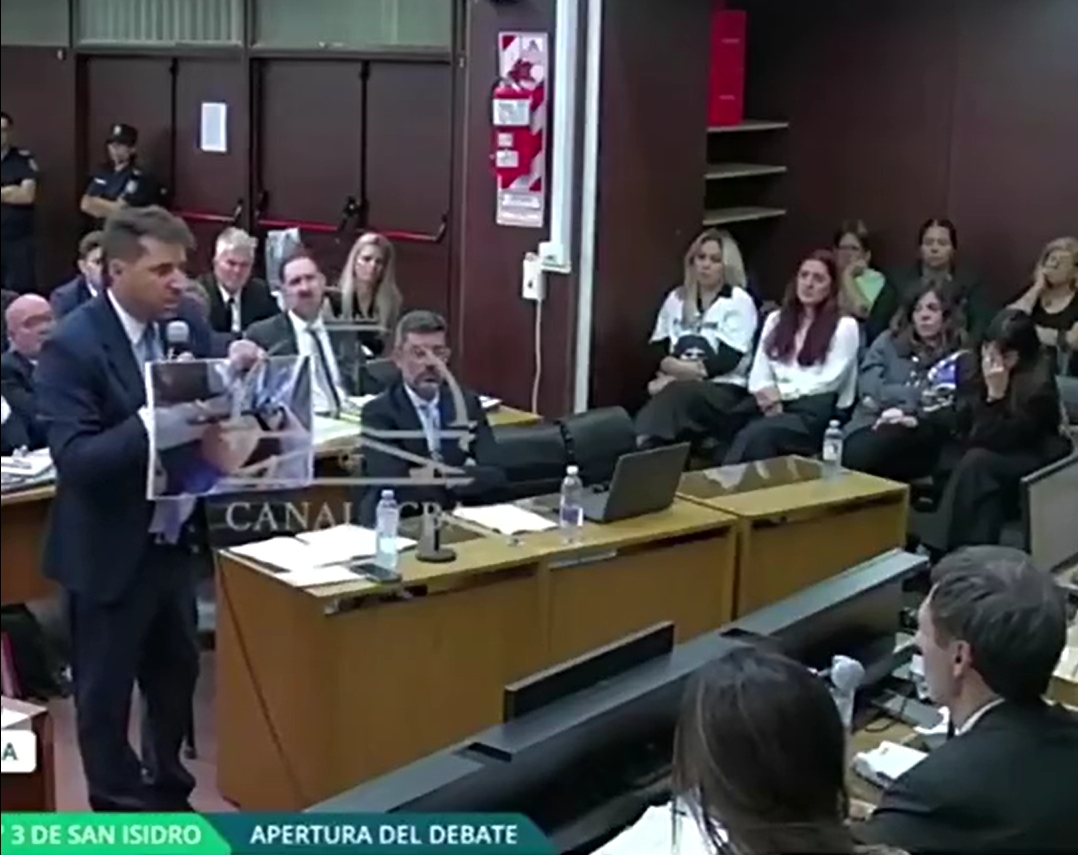 圖為之前庭審中，檢察官所舉照片