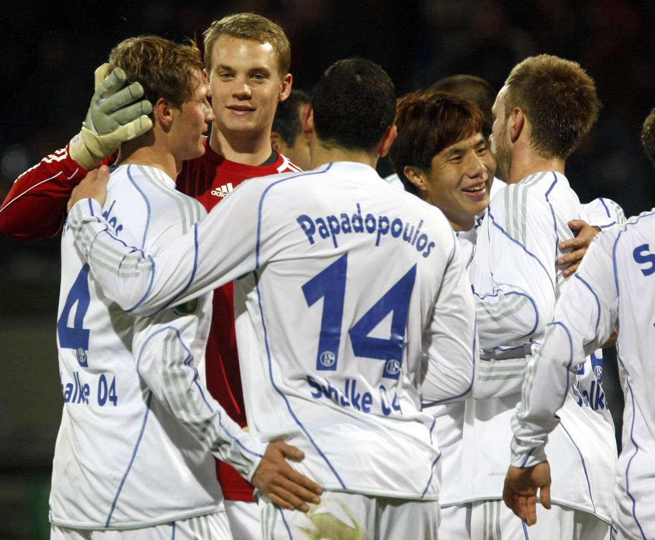 拉基蒂奇：諾伊爾在沙爾克取得的進(jìn)步難以置信，他在門前無所不能