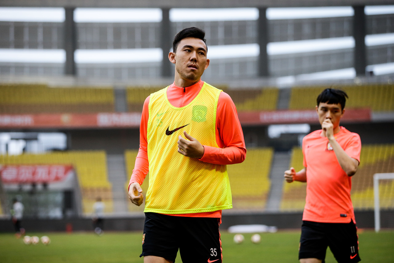 太TM快了！博主統(tǒng)計(jì)李學(xué)鵬生涯數(shù)據(jù)：俱樂(lè)部305場(chǎng)4球，國(guó)家隊(duì)32場(chǎng)