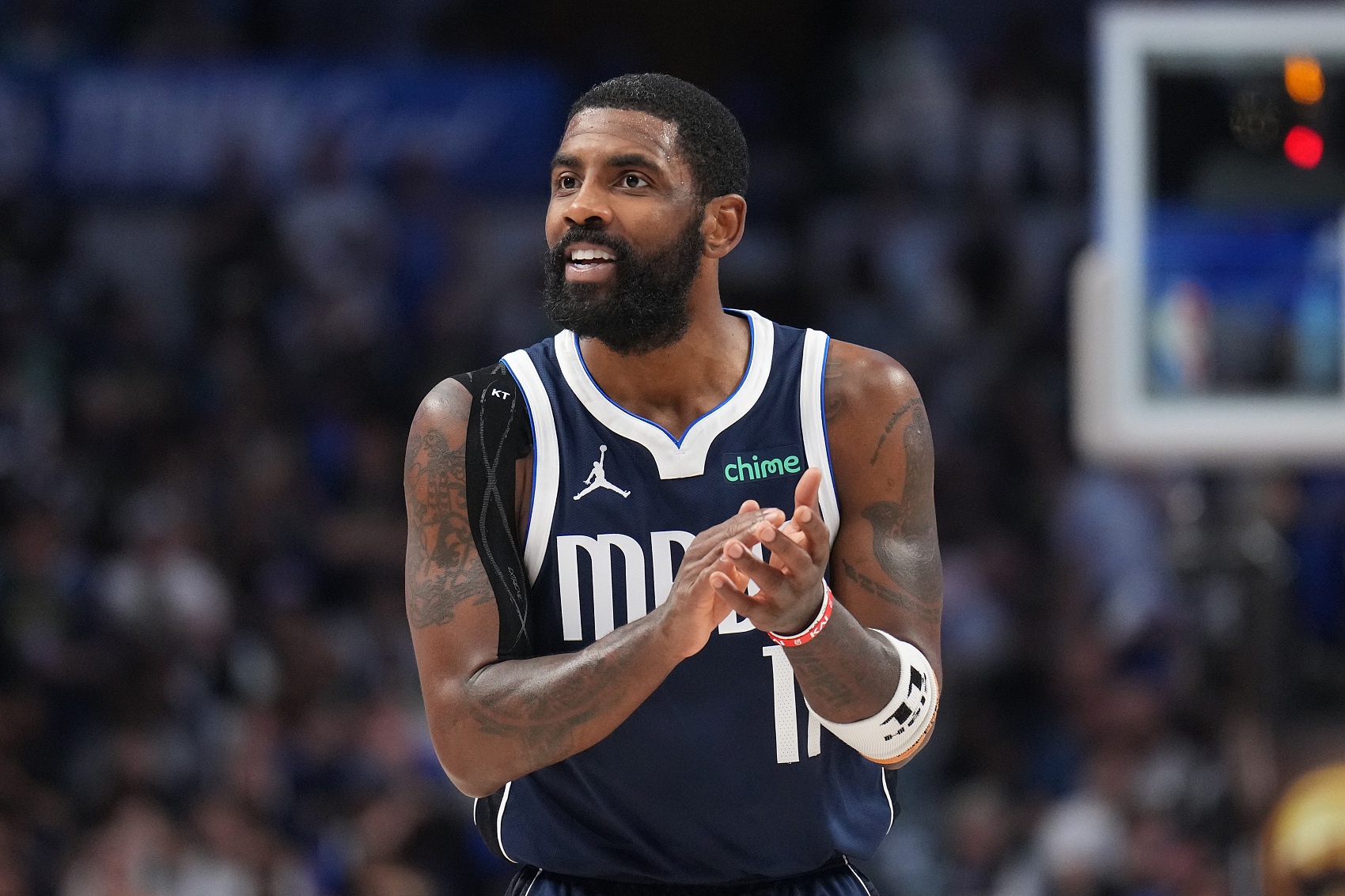 下賽季4400萬球員選項！Stein：歐文仍有望在夏天達(dá)成多年續(xù)約