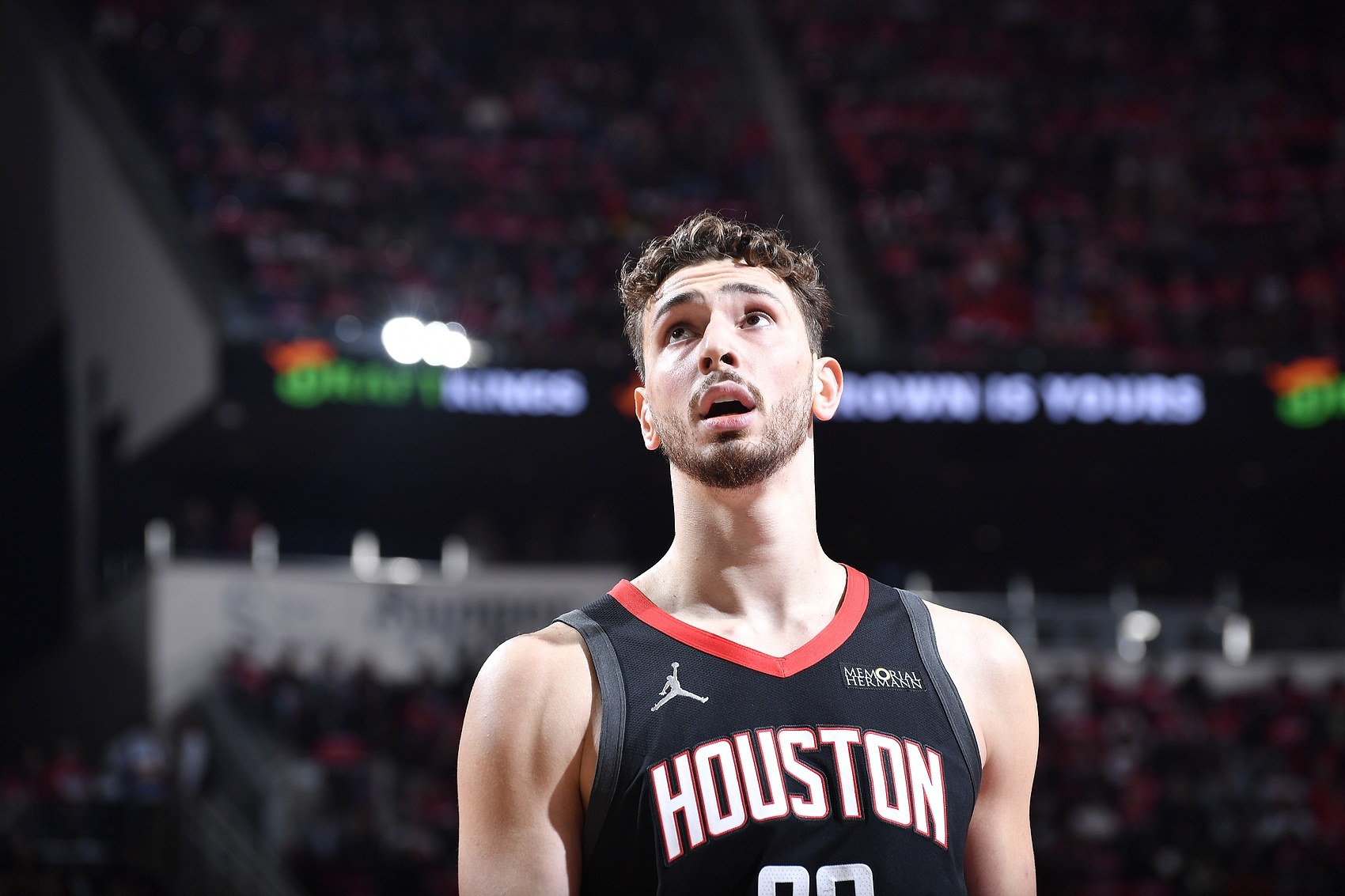 申京：我的背部今天早上感覺還不太舒服 后來(lái)情況好轉(zhuǎn)了