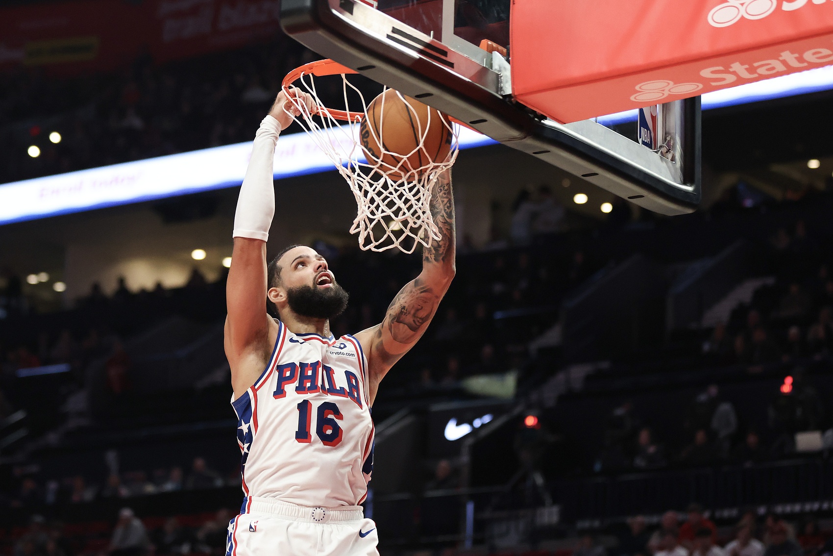 黑八功臣！費(fèi)記：湖人&國(guó)王正調(diào)查凱萊布-馬丁 熱火也想和他重聚