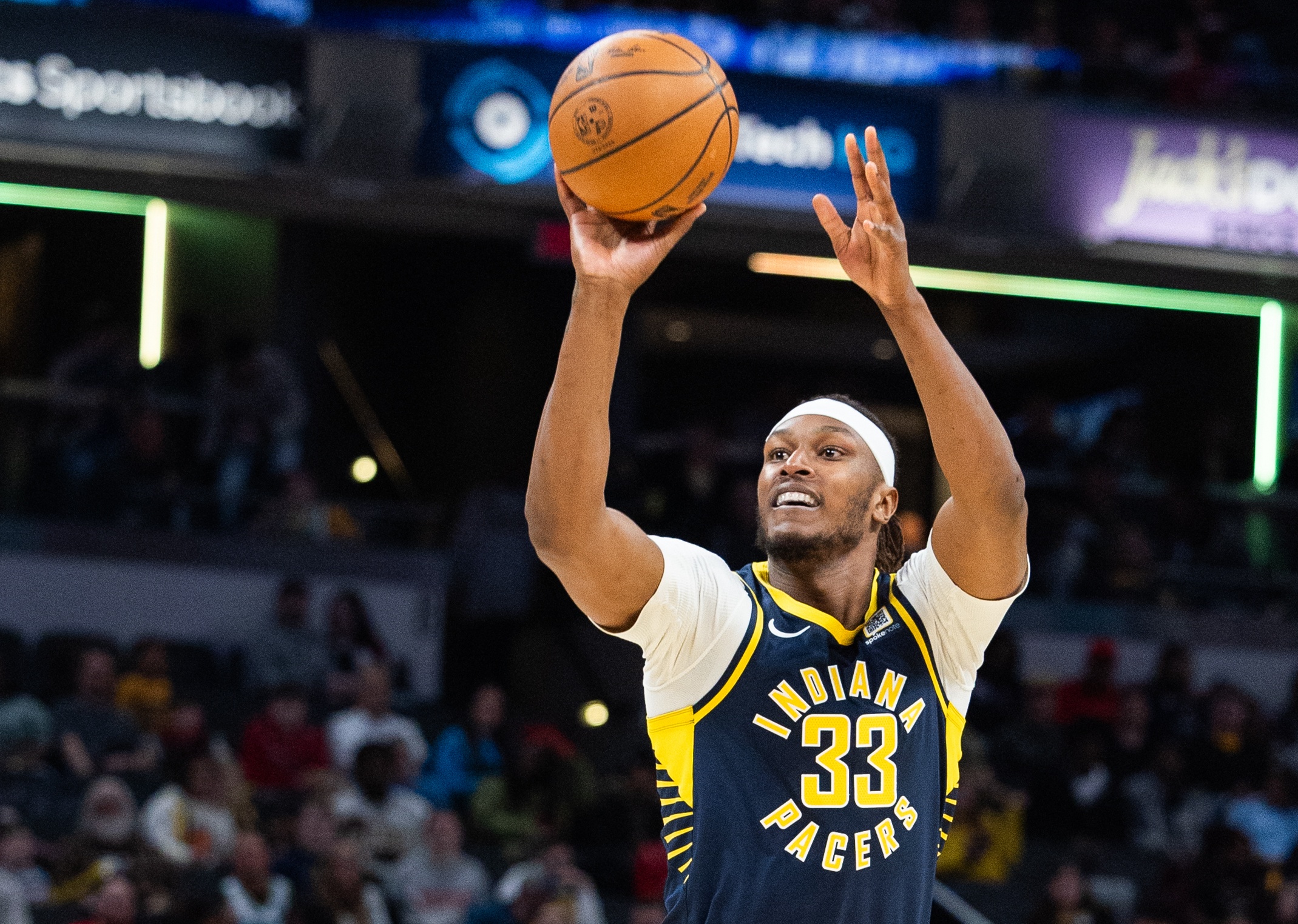 今天末節(jié)就2三分3帽！特納生涯第6場(chǎng)比賽4+三分4+帽 歷史第4多